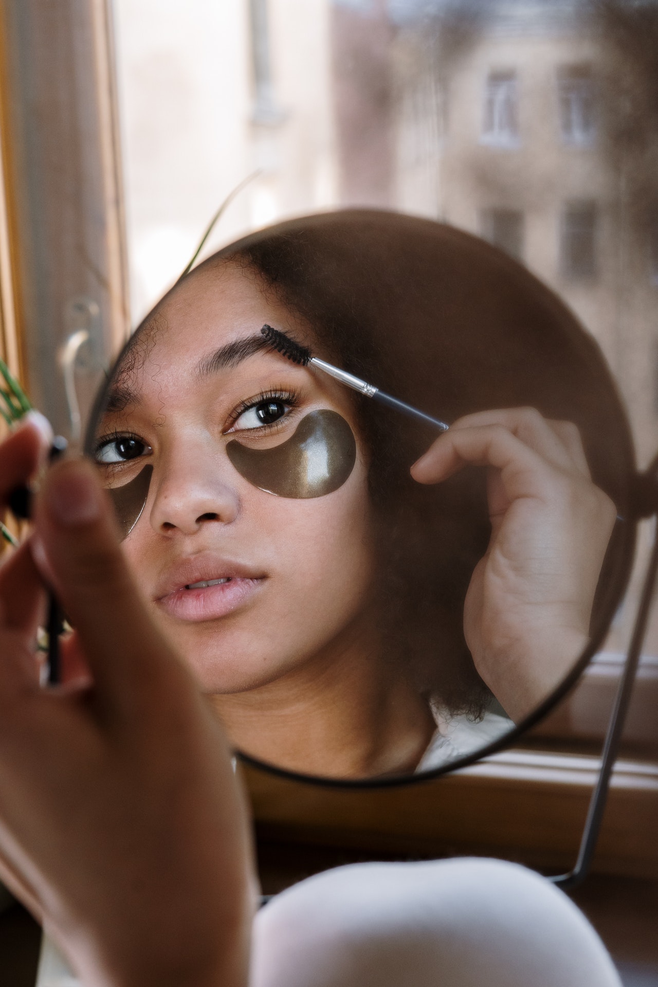 How to grow eyebrows naturally. Ph. Cottonbro, Pexels