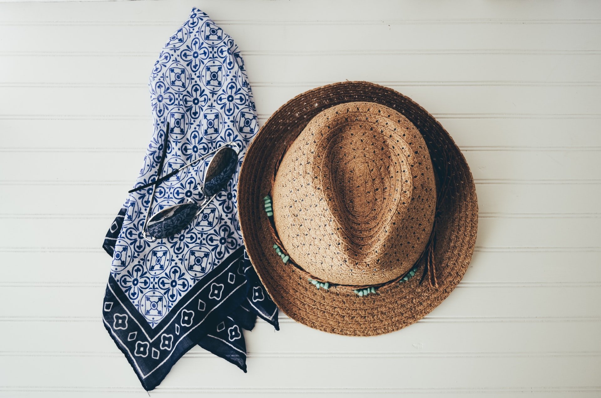 summer hat and glasses