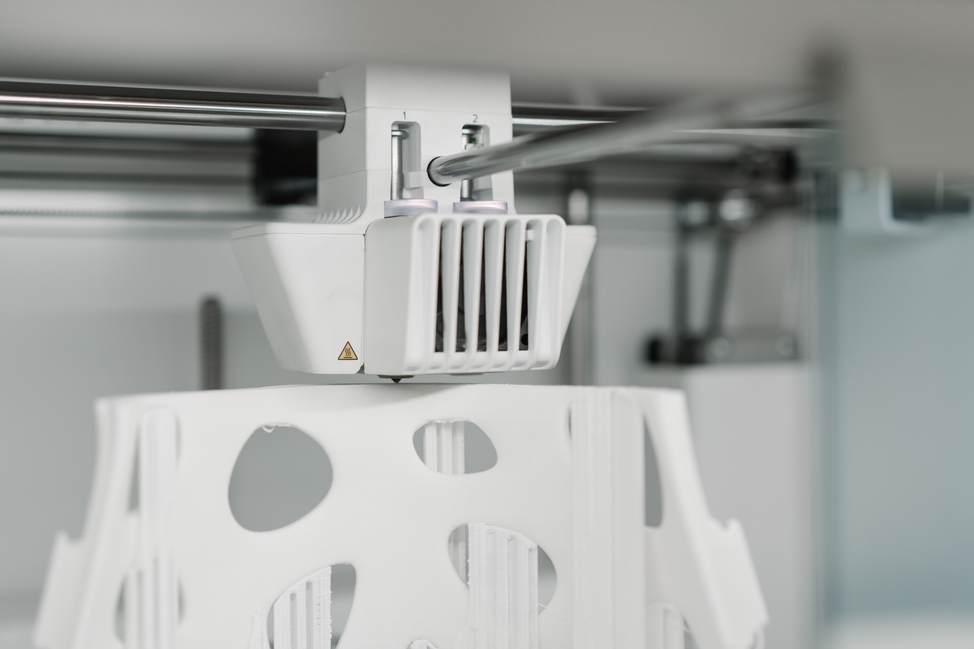 3D printer - application in fashion - kinematic dress. Ph. Tom Claes, Unsplash