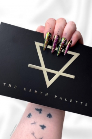 Charlie Betty Beauty, a Community of Colour-loving People