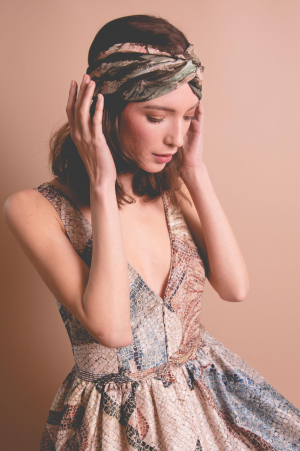 Luxury knotted hair accessories for Summer 21