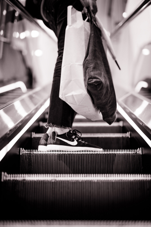 UK Retail Sales Volume Unexpectedly Plunged In March